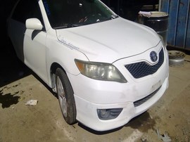 2011 TOYOTA CAMRY, WHITE, SE MODEL, 2.5L, AT,  Z26403